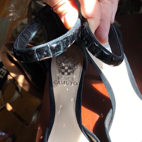 EUC Vince Camuto ankle strap heels. - Picture 6 of 8